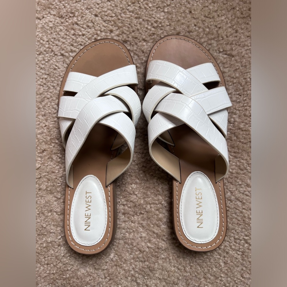 Nine West women’s white flat sandals size 7